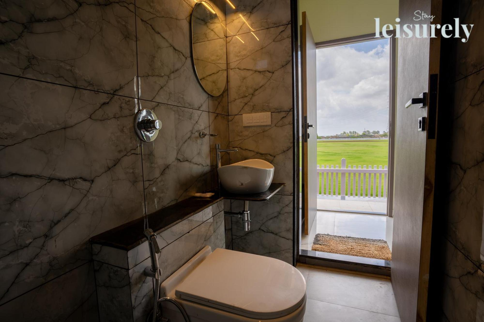 Stay Leisurely - Pavilion By The Hills, Lonavala - Stadium View Rooms Bagian luar foto