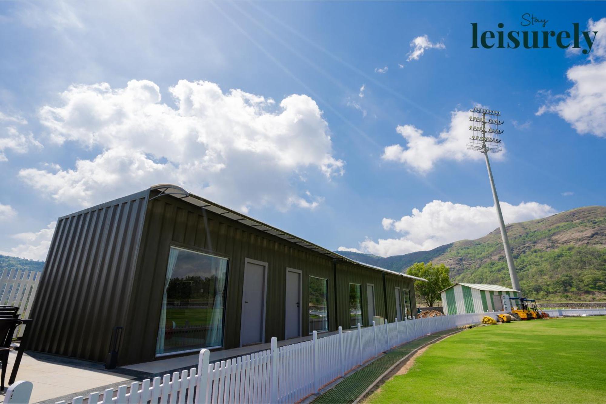 Stay Leisurely - Pavilion By The Hills, Lonavala - Stadium View Rooms Bagian luar foto