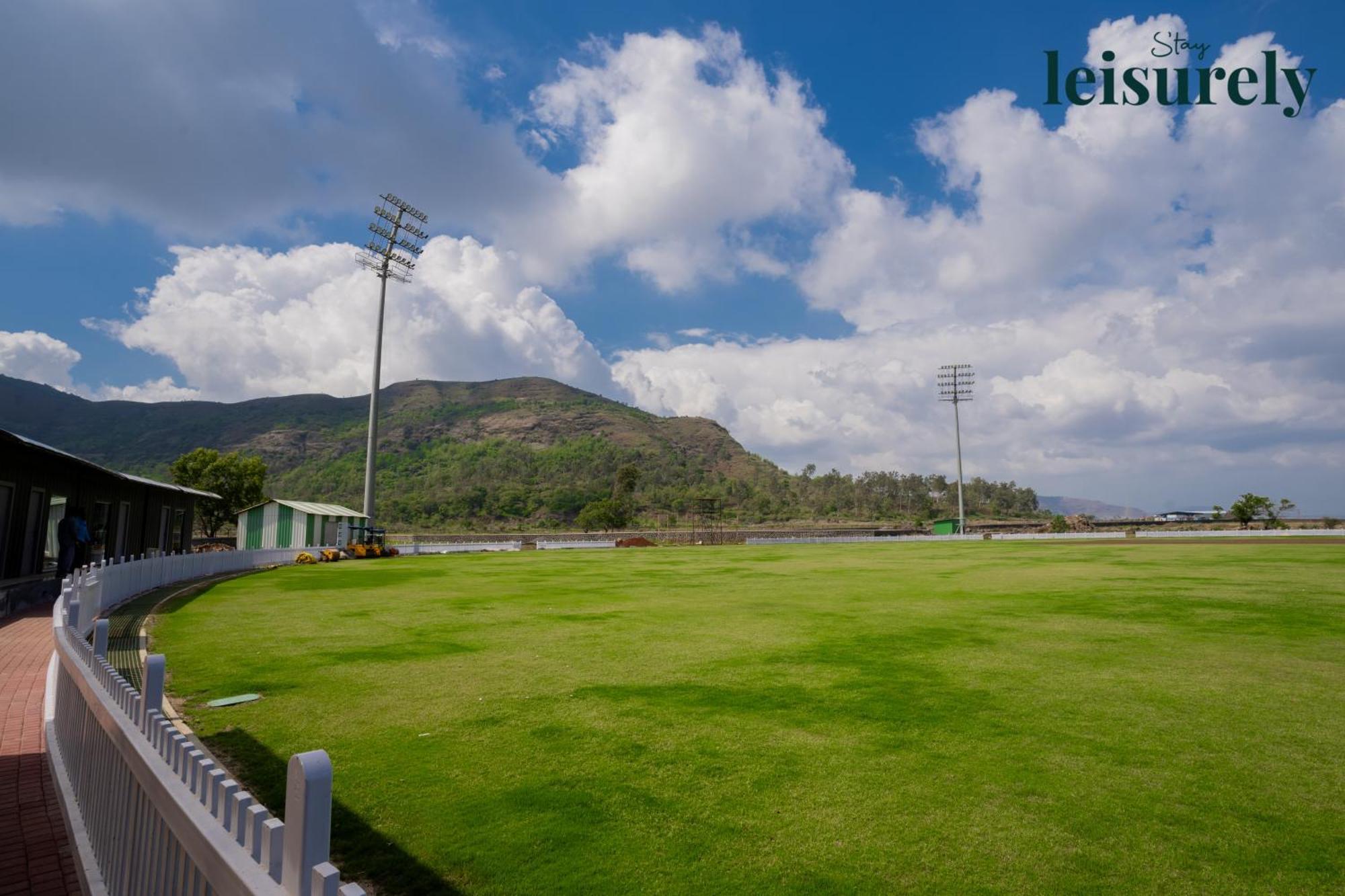 Stay Leisurely - Pavilion By The Hills, Lonavala - Stadium View Rooms Bagian luar foto